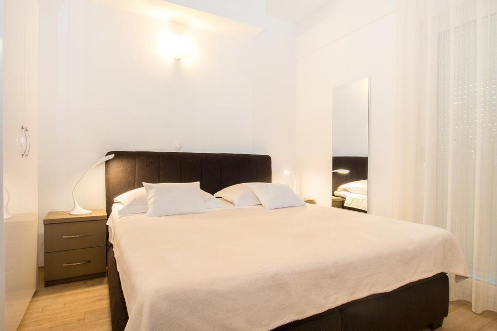 Bed & Breakfast Pino Подстрана Екстер'єр фото