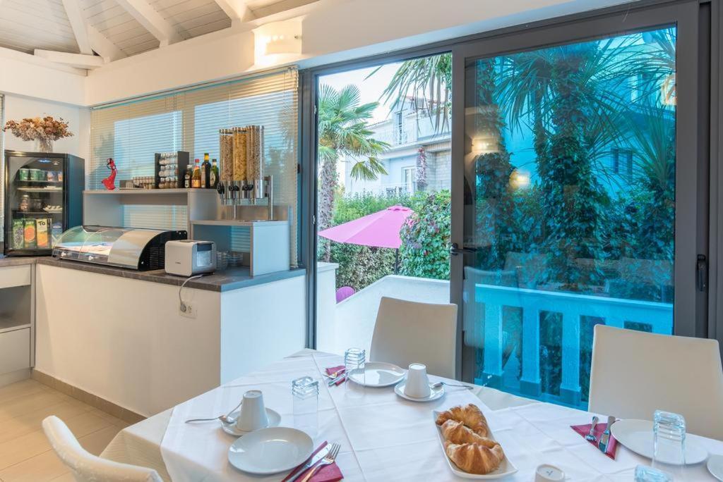 Bed & Breakfast Pino Подстрана Екстер'єр фото