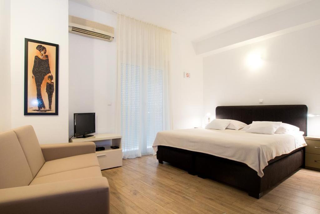 Bed & Breakfast Pino Подстрана Екстер'єр фото