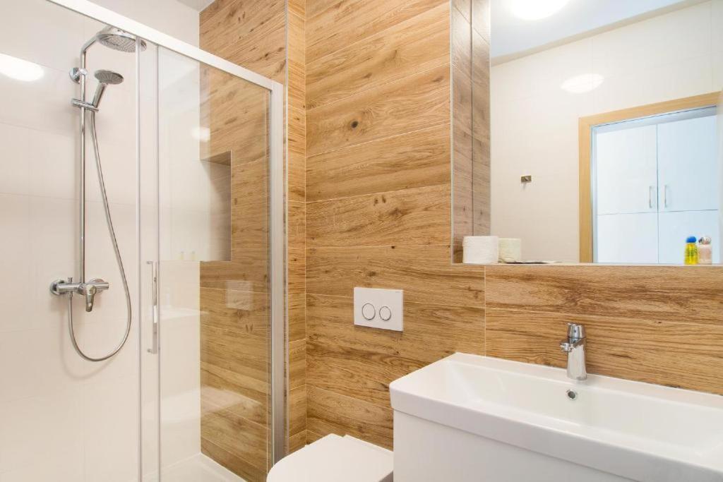 Bed & Breakfast Pino Подстрана Екстер'єр фото